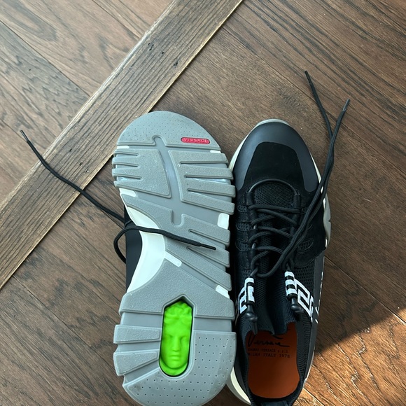 Versace Sneakers - Picture 4 of 6